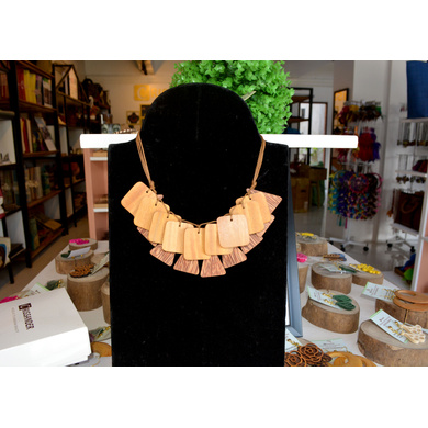 Coco and Jackfruit Wood Necklace-2